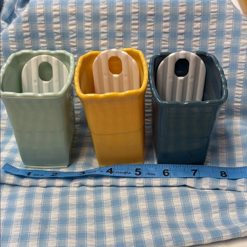 unbranded durable plastic